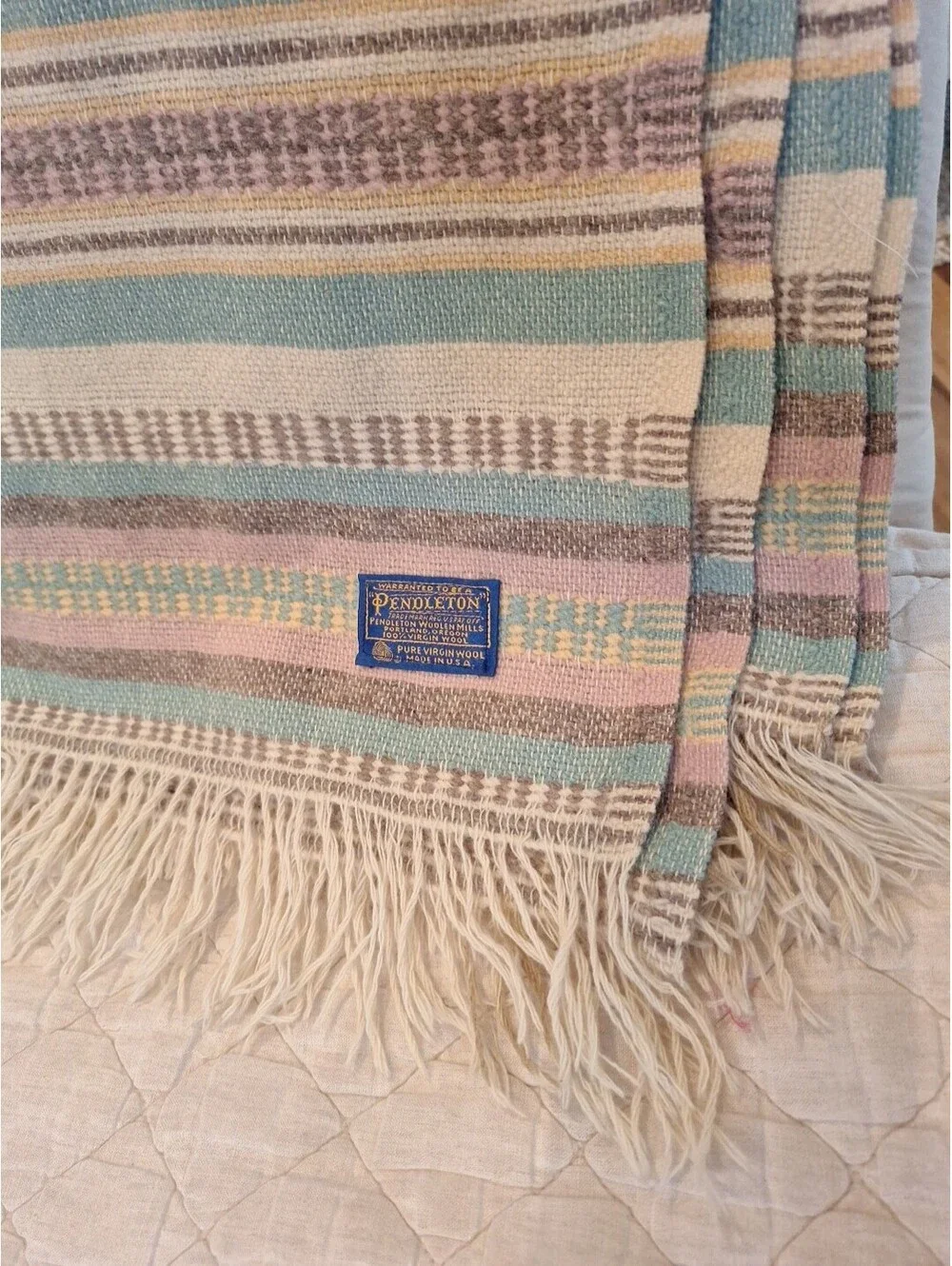 Wool, Vintage Pendleton Blanket, Throw Blanket, Fringed, Rare Pattern. Collector